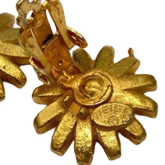 VINTAGE 1950s WEISS Daisy Flower Enamel + Lucite Clip On Earrings - Picture 3 of 5